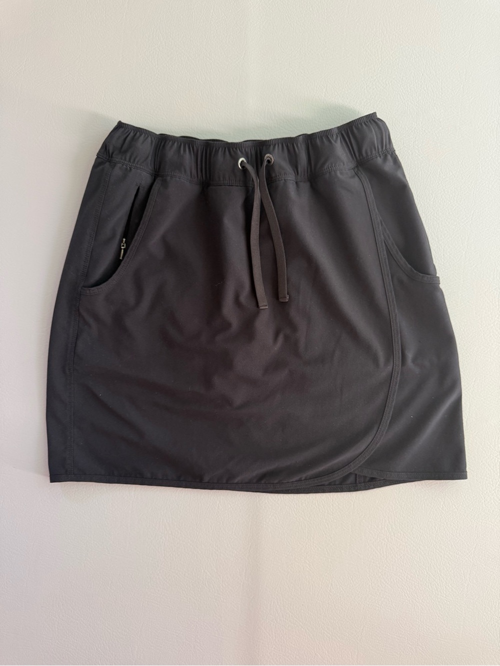 Patagonia Black Fleetwith Skort Wrap Skirt Size XS - Fair condition